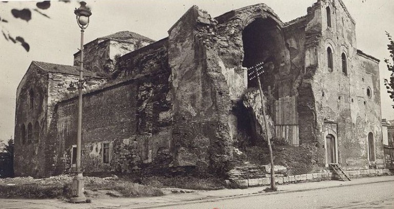Le site au début des études en vue de sa restauration, 1915 Etudes archéologiques Eglise basilique Sainte-Sophie, Sofia